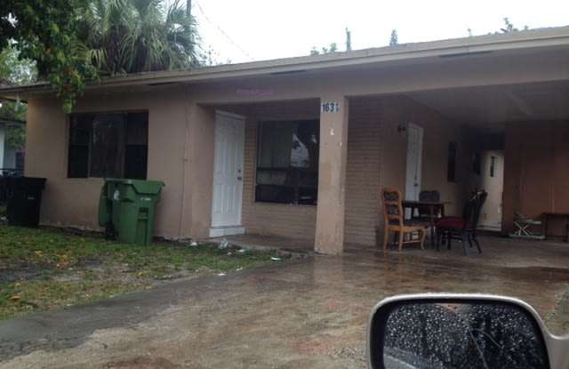 Large 4-2 house photos photos