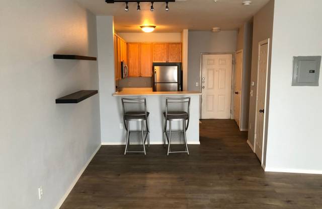 2550 Washington St Unit 306 Gallery 2