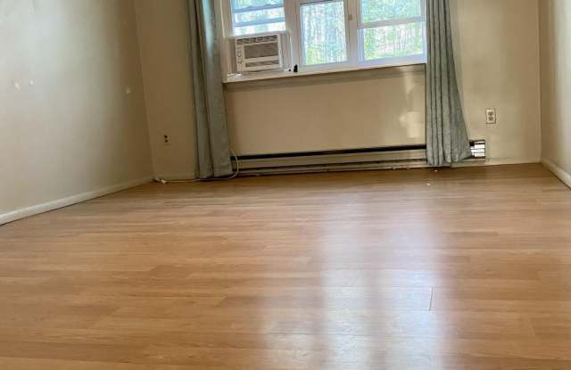 2523 Lexington Court Gallery 4
