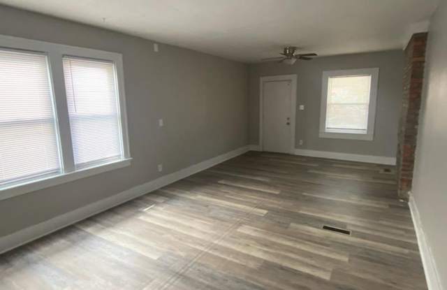 Large 2 Bedroom Duplex in prime location Weiland Park / Itailian Village / Campus photos photos