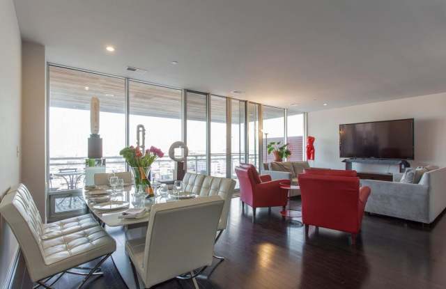 Rarely Offering Stunning 3bd/3.5 Loft w. Every Amenity photos photos