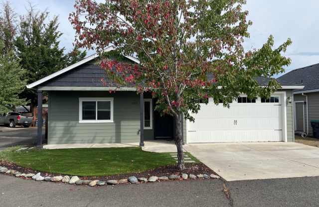 Beautiful 3-Bedroom Home with Low-Maintenance Yard.  1,486 sq. ft. of Comfortable Living Space photos photos