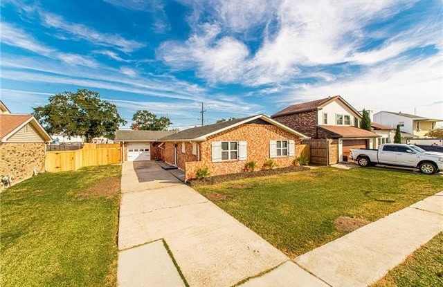 2252 N FRIENDSHIP Drive photos photos