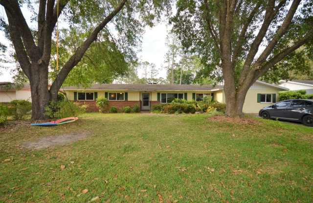 Beautiful House at 2231 NW 21st Ave - Pet Friendly! - 2231 Northwest 21st Avenue, Gainesville, FL 32605