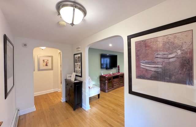 43 E Border Rd Gallery 2