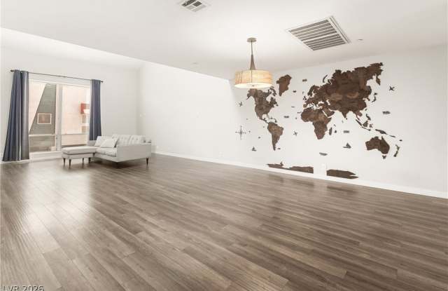 227 Dougram Avenue Gallery 3