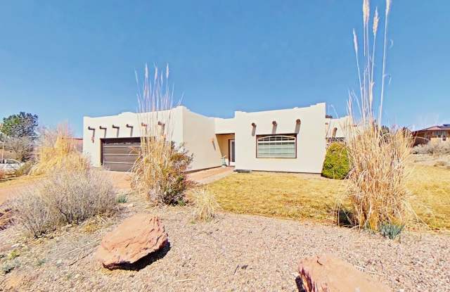 Beautiful Stand Alone Near Golf Course photos photos