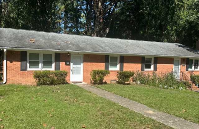 1005 Willow Street - A Gallery 3