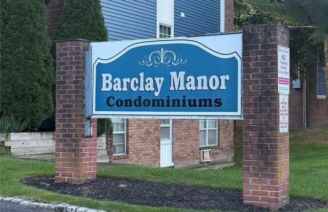 1502 Barclay Manor Gallery 1