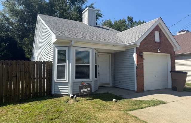 Cute Two Bedroom House in Donelson - Garage & Fenced Backyard Gallery 3