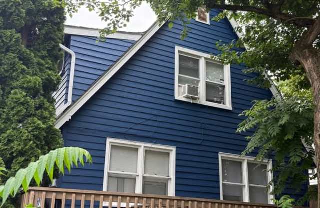 900 Woodlawn Avenue Gallery 2