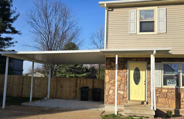 Spacious 3 Bedroom and 1.5 baths Duplex photos photos