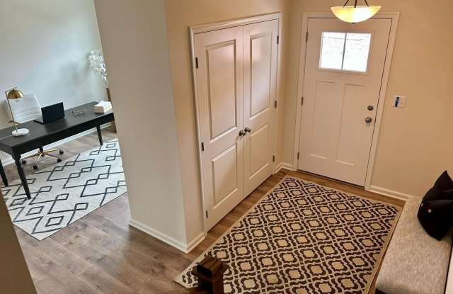135 COBBLESTONE Drive Gallery 4