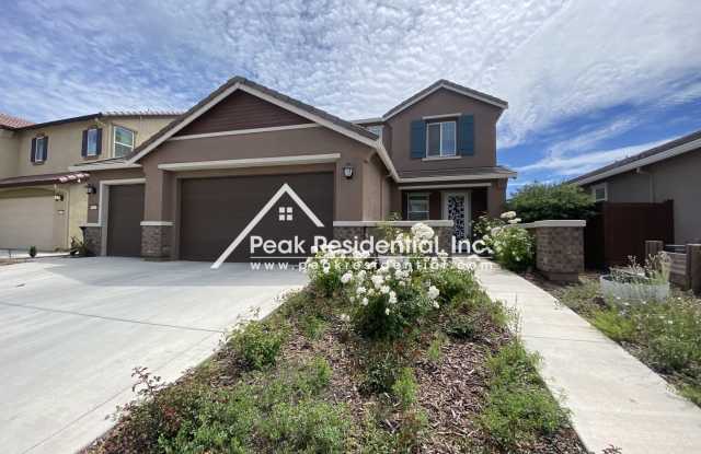 Beautiful 4bd/3.5ba Home with Attached Guest Suite! photos photos