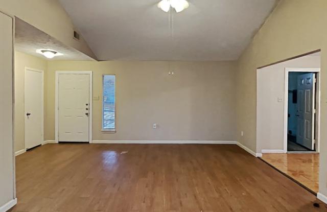1111 Dickens Court Gallery 3