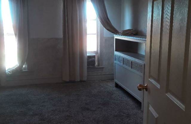 817 South 1000 East Gallery 3