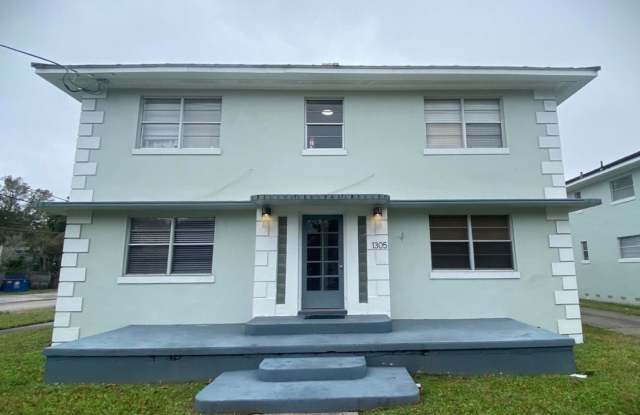 Charming 1/1 in Historic San Marco! photos photos