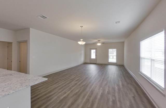 8118 Hendrick Dr Gallery 4