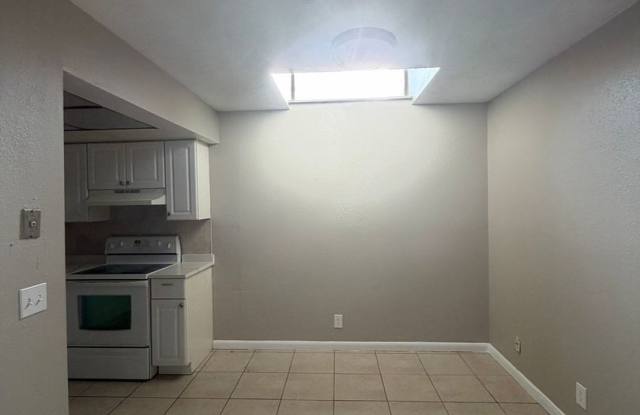 Move In Today with Ease — Only First Month’s Rent + Security Deposit Needed! Gallery 3