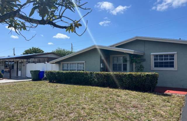 7740 NW 11th St photos photos
