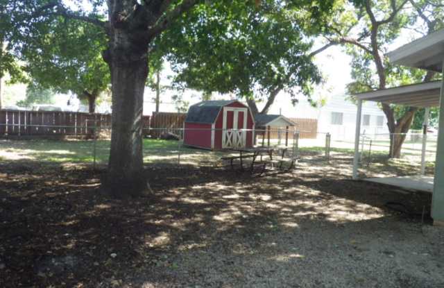 432 Lockener Avenue Gallery 4