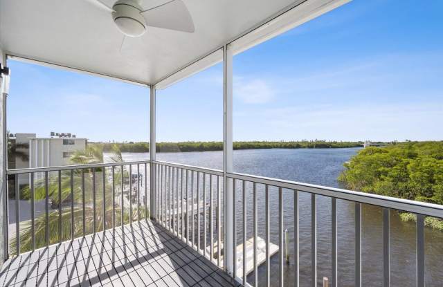 689 Northeast 6th Court photos photos