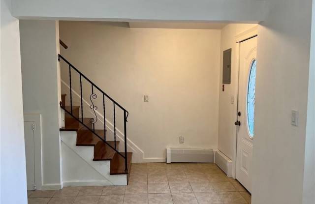 38 Hampton Court photos photos