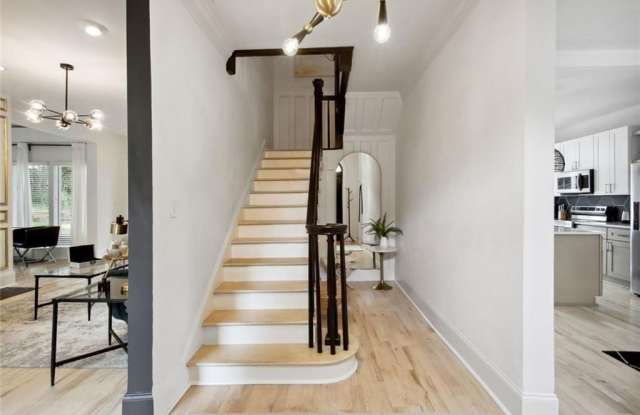 1720 Flagler Avenue NE Gallery 3