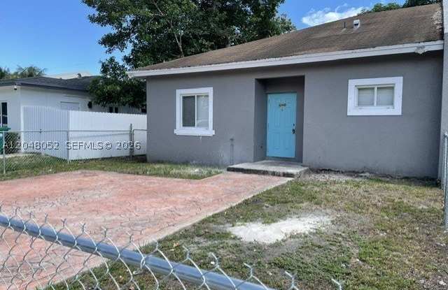 1240 NW 102nd St photos photos