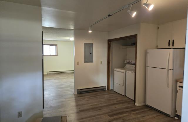 418 West Babcock Street - B Gallery 1