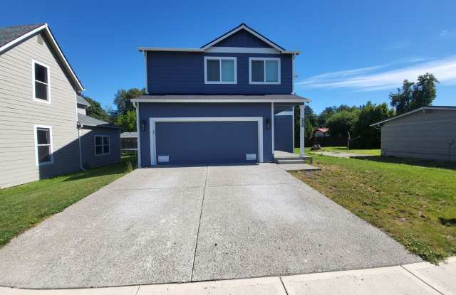 New 3 Bedroom 2.5 Bathroom in Toledo available for rent NOW! - 550 Pine Street, Toledo, WA 98591