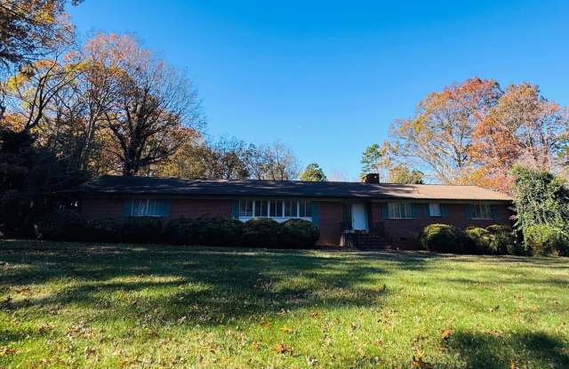 711 N. Fayetteville St - 711 North Fayetteville Street, Liberty, NC 27298