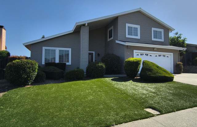 Beautiful and Spacious Two Story 4 Bed/3 Bath Home For Rent In Hercules!!! photos photos