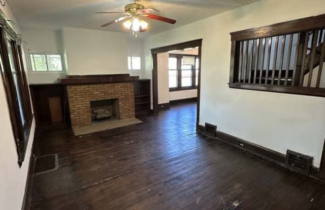 1071 Lakeview Road Gallery 2