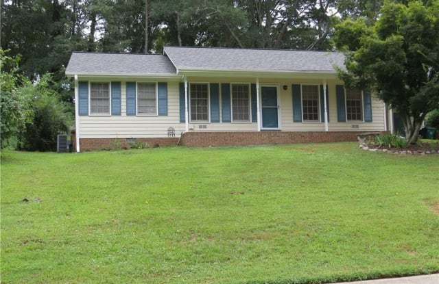 2819 Hollywood Drive - 2819 Hollywood Drive, Scottdale, GA 30033