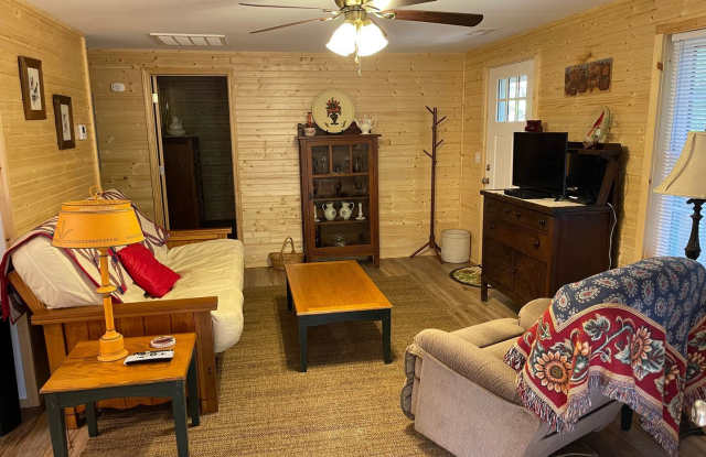 4361 East Fork Road Gallery 2