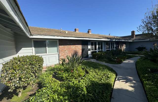 Upgraded 2 bed, 2 bath townhome for lease in Tustin. Must see !! Gallery 4