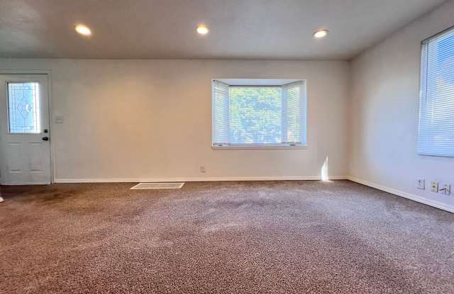 3 bedroom, 1 bathroom (one egress room) Single Family Home Available now! Gallery 4