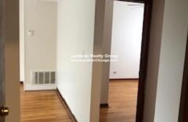 3157 West Argyle Gallery 4