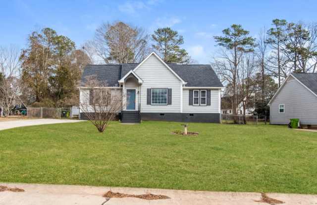 323 Chadford Road photos photos