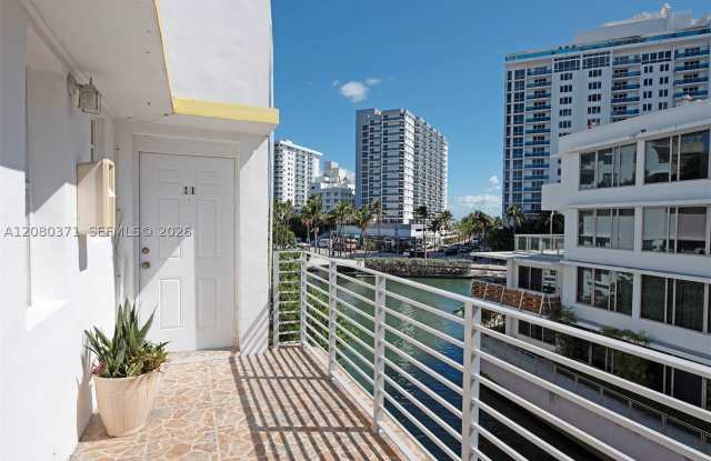 2383 Flamingo Dr Gallery 3