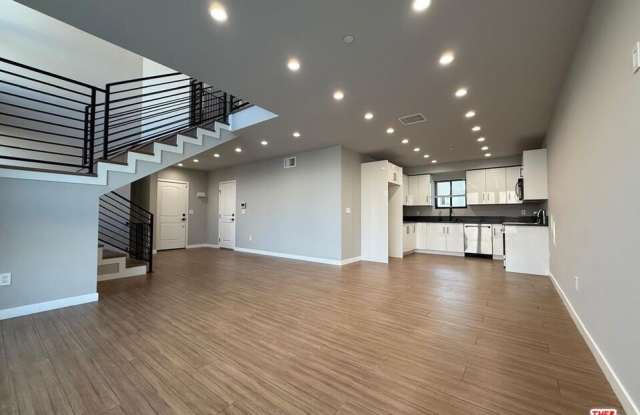 9904 Laurel Canyon Blvd - 9904 Laurel Canyon Boulevard, Los Angeles, CA 91331