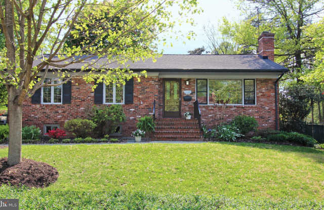 2000 MCFALL STREET - 2000 Mcfall St, McLean, VA 22101