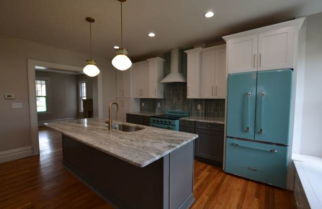 Newly Renovated 4 Bedroom Near Franklin Park photos photos