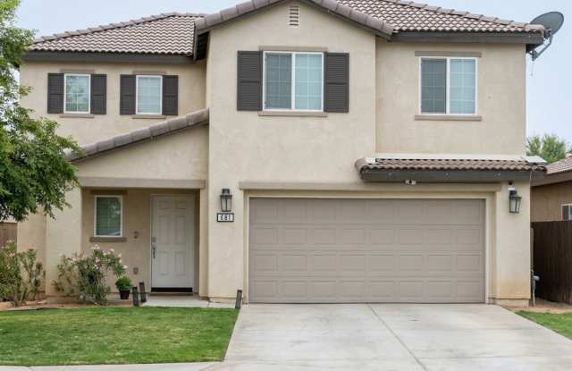 Newer 3 Bed , 2.5 bath corner home in Imperial - Savanah Ranch Gallery 1