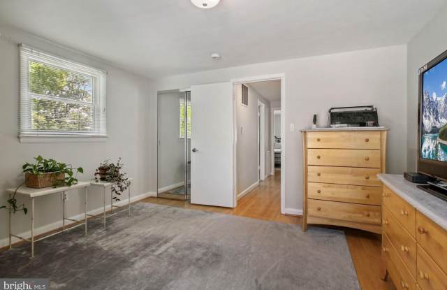 9504 WADSWORTH DRIVE photos photos