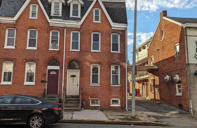 Spacious 5 Bedroom home in York! photos photos