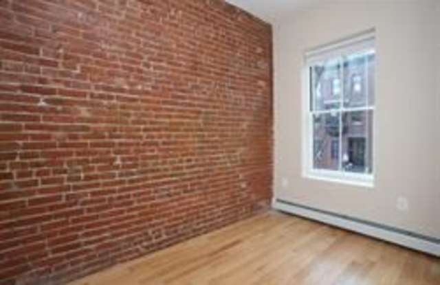 205 W Springfield St Apt 2 Gallery 3