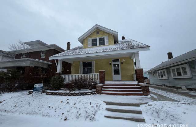 1513 Runnion Ave. - Spacious 3 Bedroom, 1.5 Bath Home w/Fenced Yard! photos photos