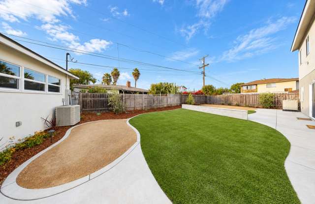Big Bedrooms,  Great Yard!  (Lease out, pending signatures. Check back in a few days!) Gallery 3